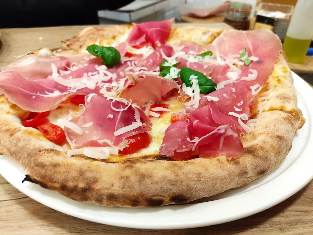 Pizzeria La Congiura_Miglionico_slider_image_3