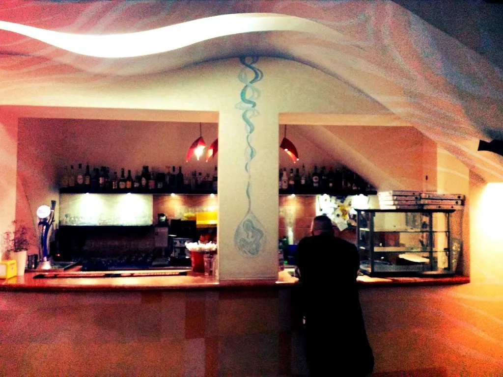 Mariangela Dipierri_Arcimboldi Risto Pub_Moliterno_review