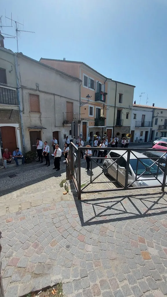 Bar Pizzeria "Ecco perciò" restaurant in Montemurro