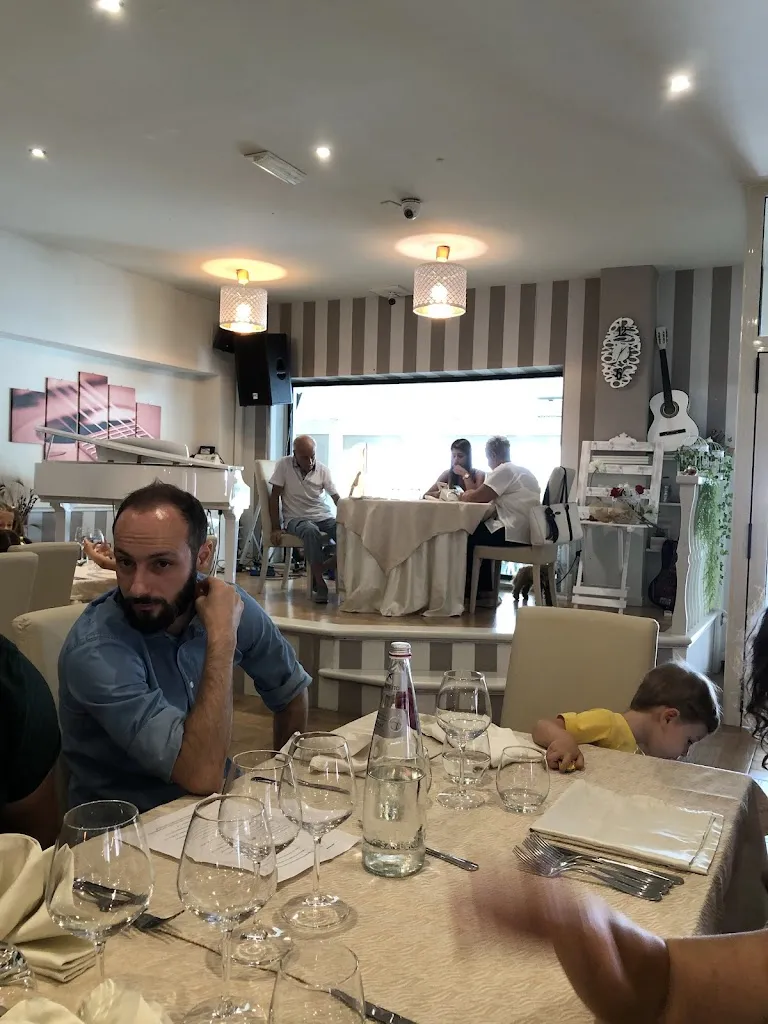 rosanna regina_Sirtaki Ristorante Pizzeria_Nemoli_review