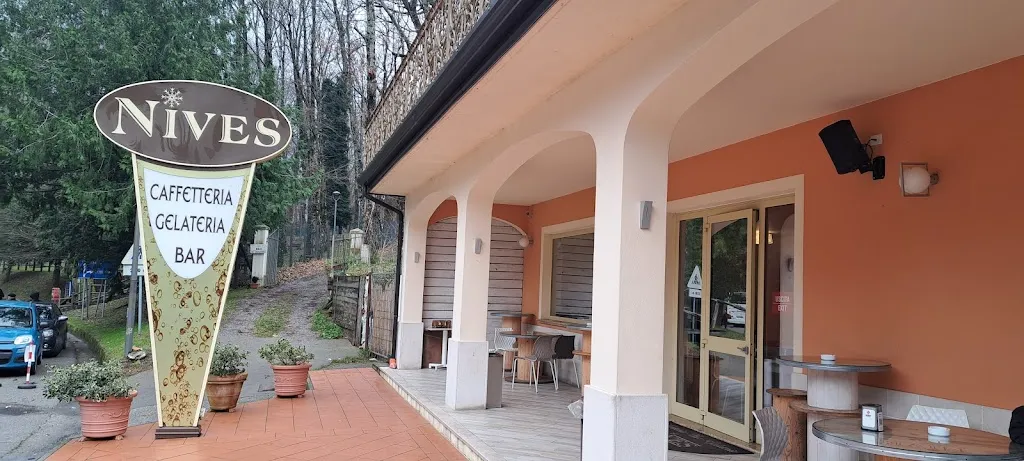 Bar Nives restaurant in Nemoli