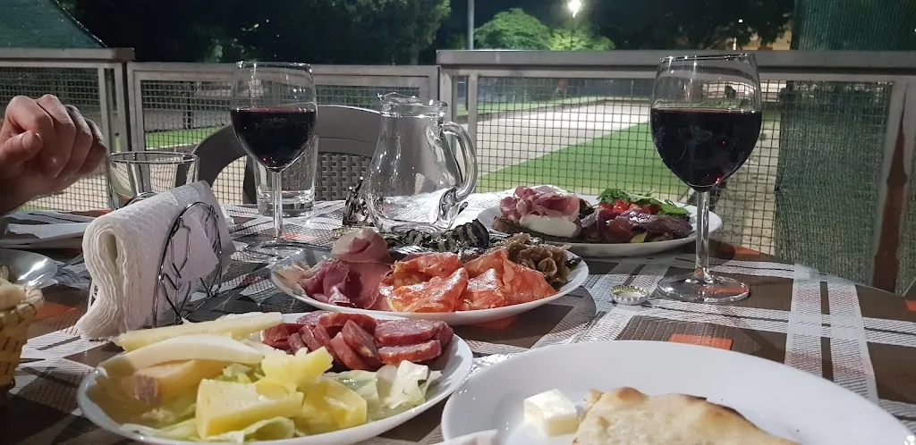 Livia Tomasovszky_Trattoria Pizzeria Villa Belvedere_Montescaglioso_review