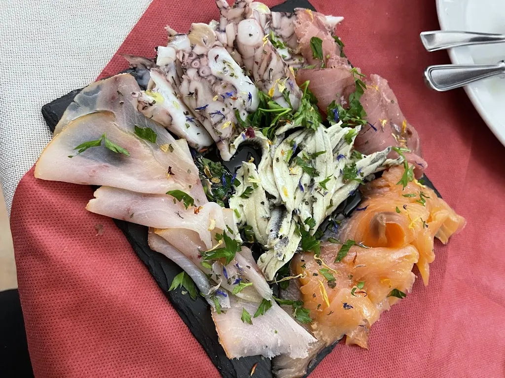 Caveosus vinum et cibus restaurant in Montescaglioso