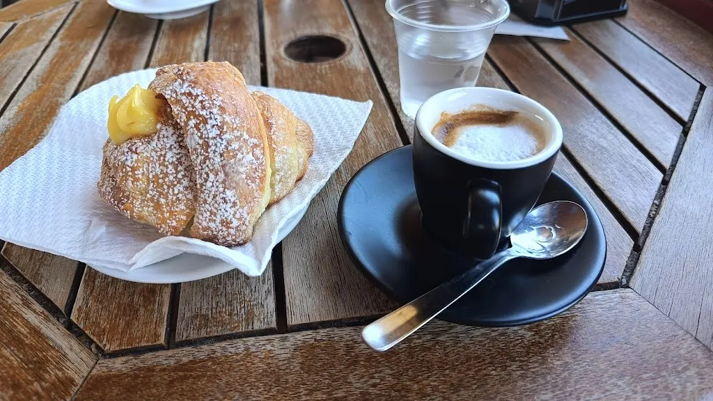 Gran Caffè Essential_Nova Siri_slider_image_2