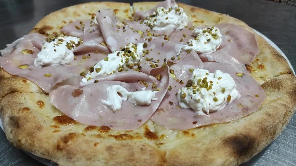 Moulin Blanc Pizzeria_Nova Siri_slider_image_2