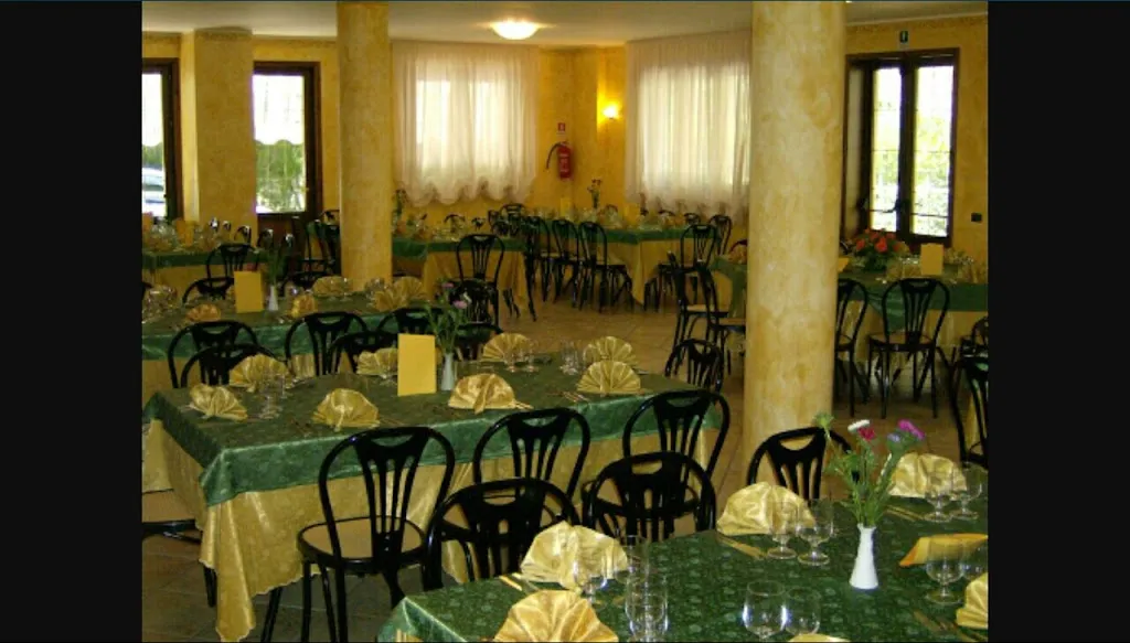 Tre Pini di Figliuolo Mario & C. S.A.S. restaurant in Picerno