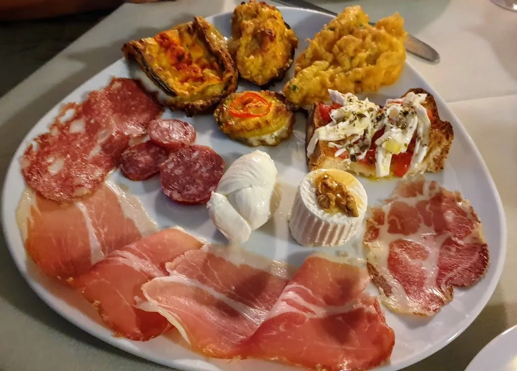 Restaurant Pizzeria 4 Luci_Picerno_slider_image_2