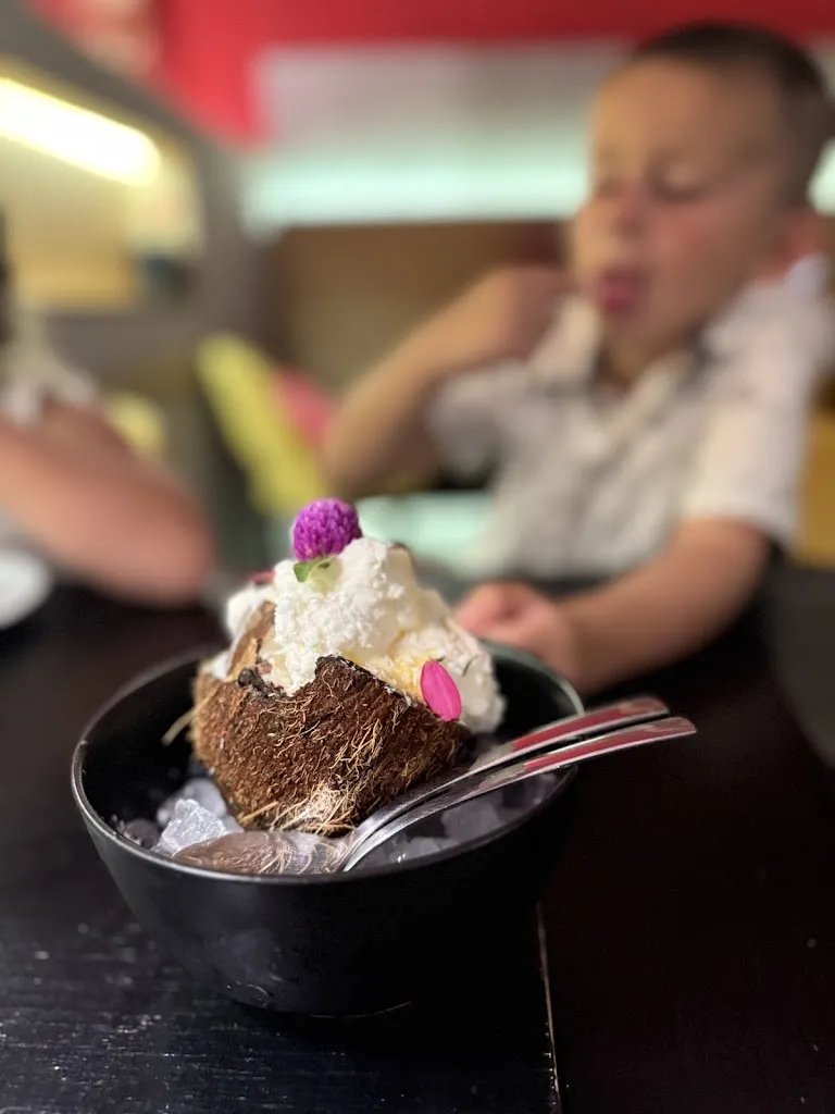 Ena Angel_Helliot lounge & bistrot_Paterno_review