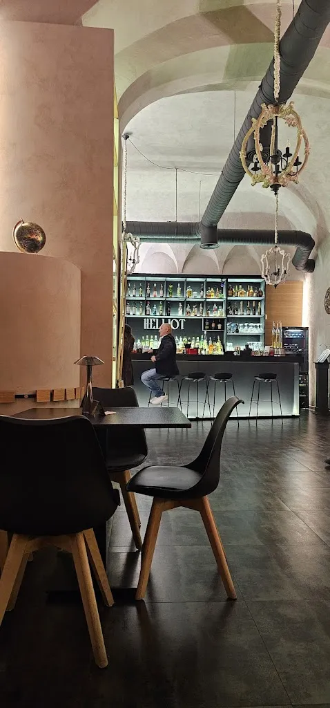 Peppe MG_Helliot lounge & bistrot_Paterno_review