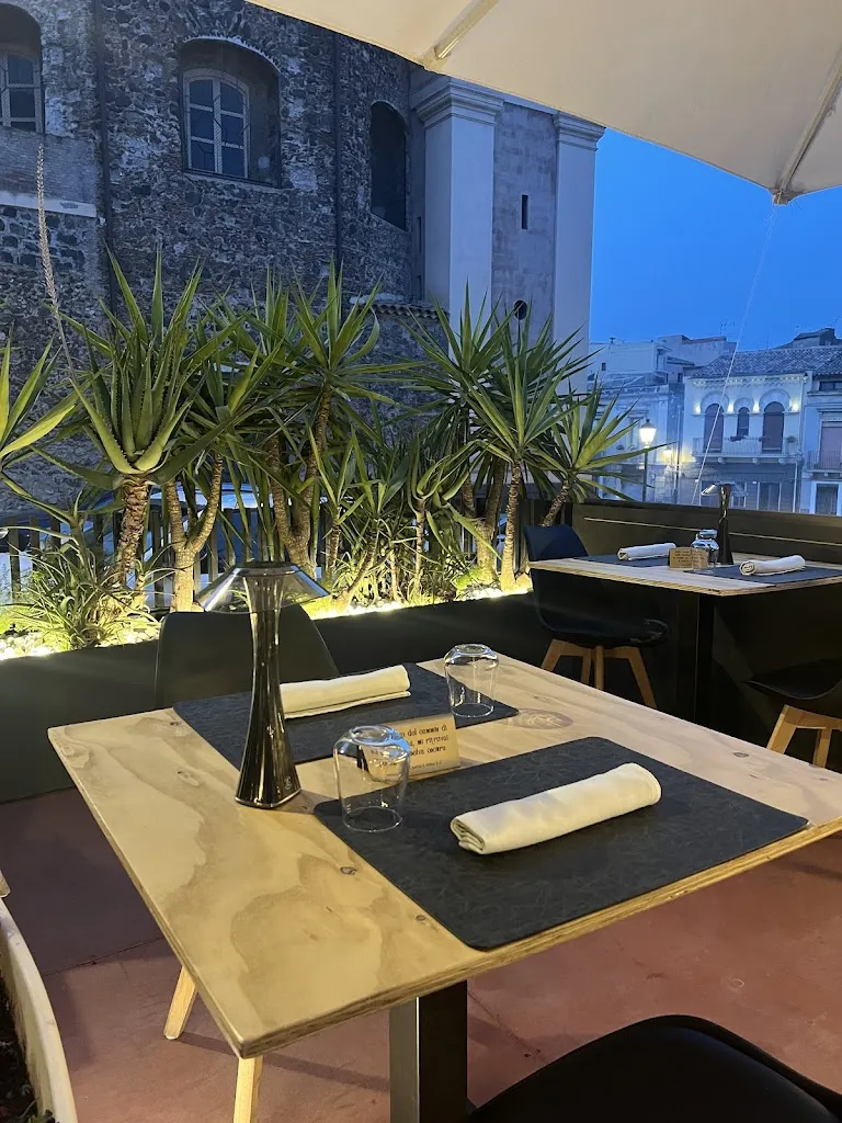 Helliot lounge & bistrot_Paterno_slider_image_1