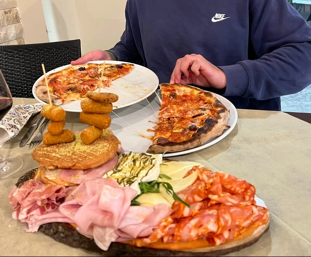 Simon_Pizzeria Dilizi_Paterno_recensione