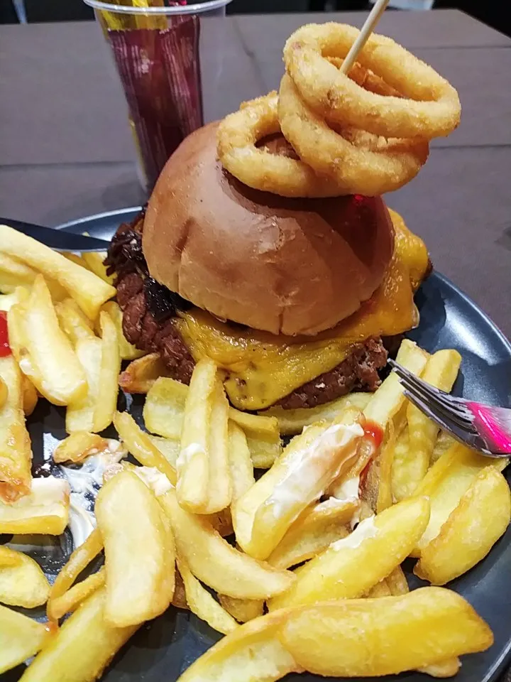 Laura Maugeri_PLAZA COCKTAIL LOUNGE_Paterno_review