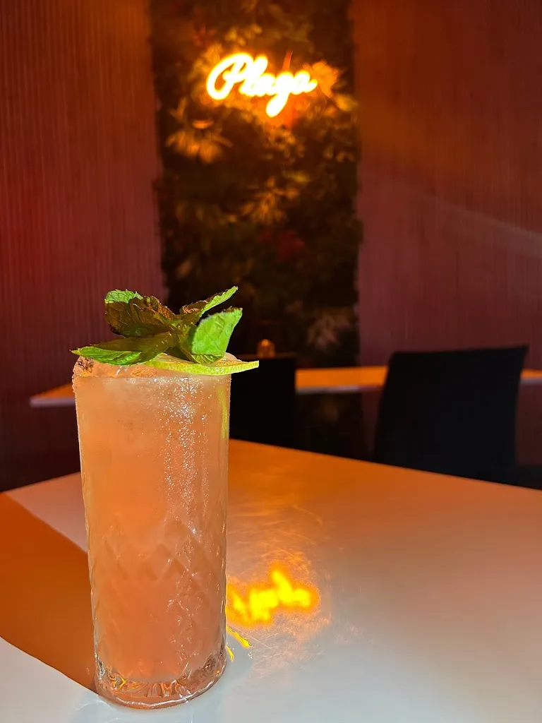 PLAZA COCKTAIL LOUNGE_Paterno_slider_image_3