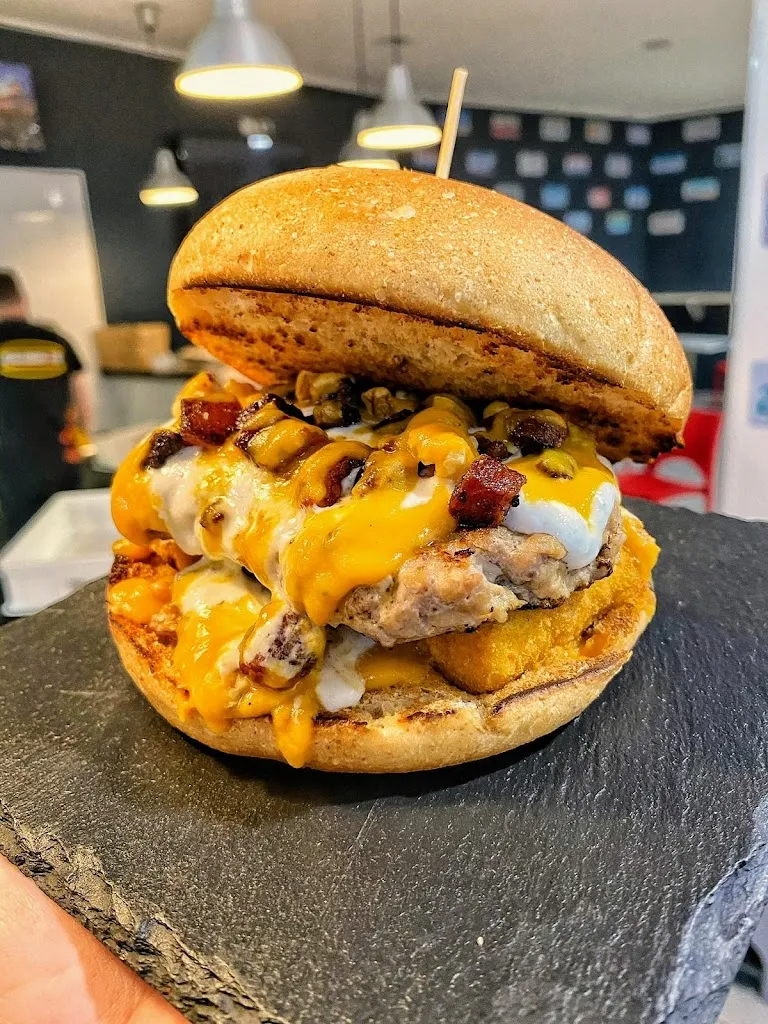 Maluburger_Paterno_slider_image_3