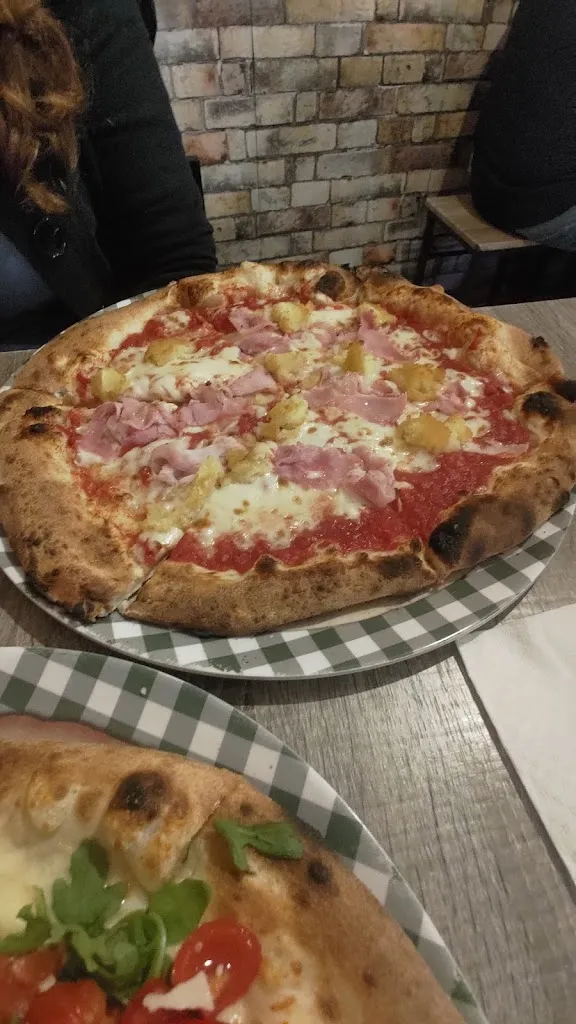 Pizzeria Fontana Vecchia_Pignola_slider_image_2