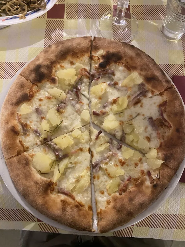 Pierluca Serra_bar pizzeria ristorante rocco e i suoi fratelli_Pignola_review