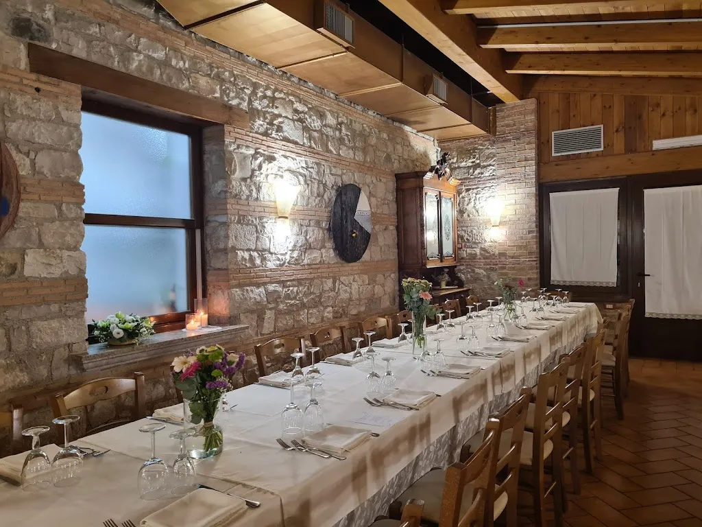 Agriturismo Valle Ofanto restaurant in Rapone