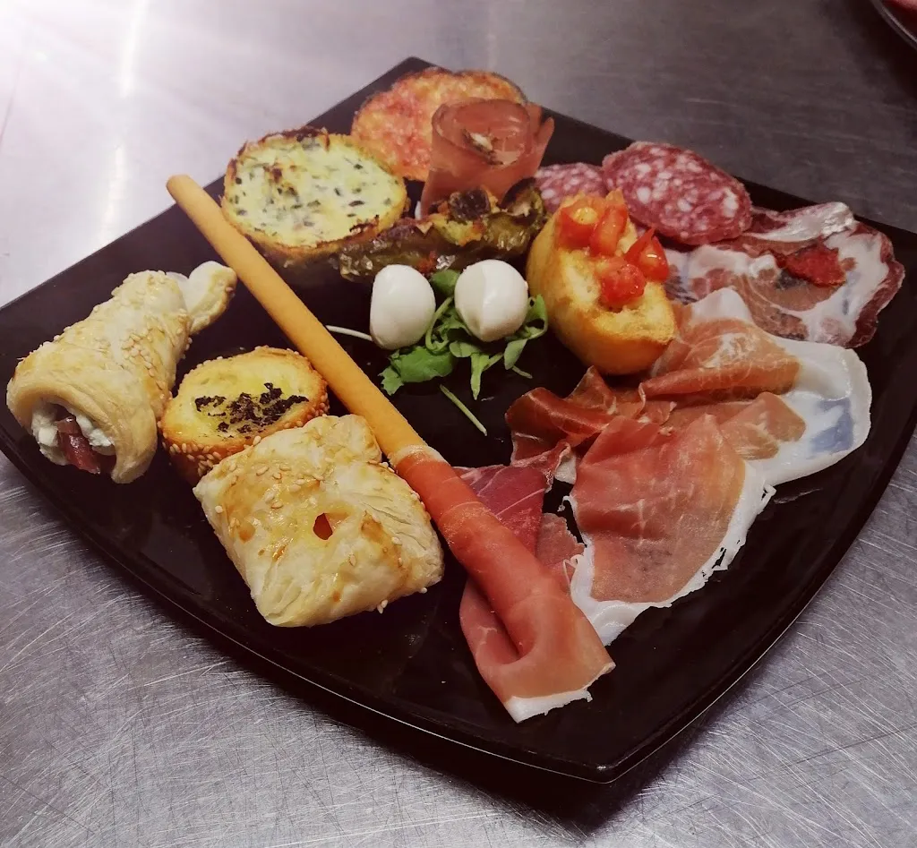 Noir Eventi Bar & Restaurant_Rionero in Vulture_slider_image_2