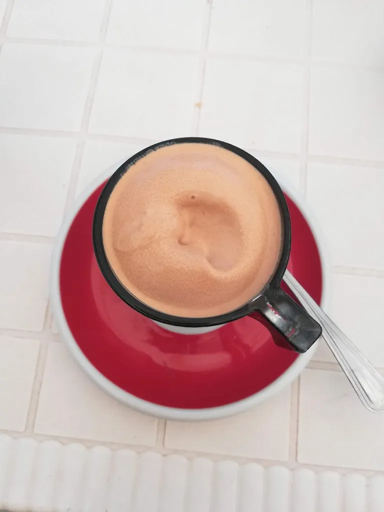 Ladan Kalani_Bus stop café_Ripacandida_recensione