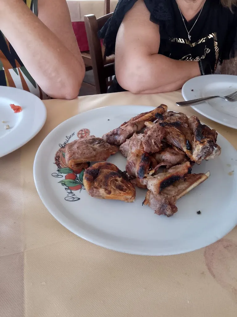 Igino Castellano_Bar Ristorante Pizzeria Affittacamere Tri Kartuçe_San Costantino Albanese_review