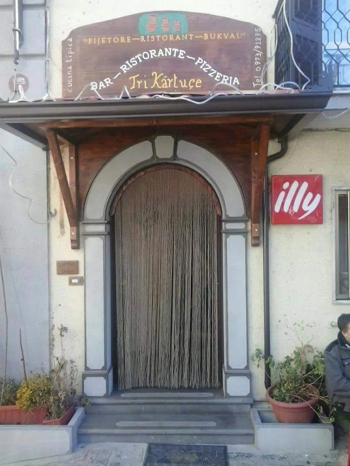 Bar Ristorante Pizzeria Affittacamere Tri Kartuçe ristorante a San Costantino Albanese