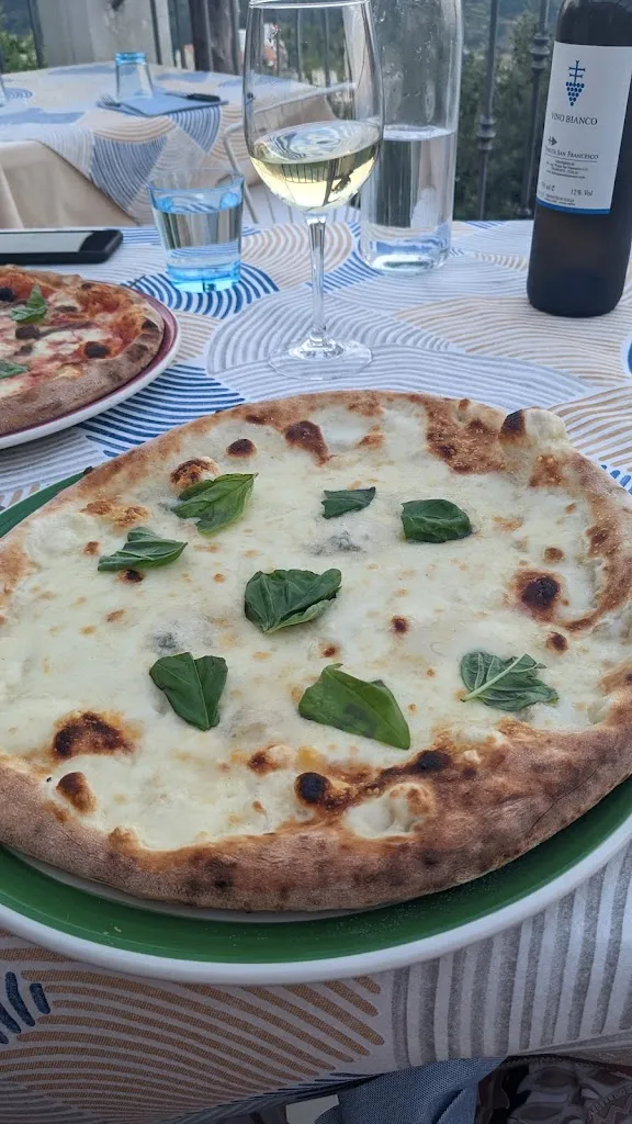 Menu_Sea view pizza - Giuliana's view_Rivello_image_5