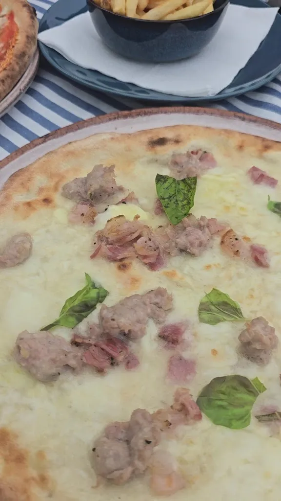 Sea view pizza - Giuliana's view_Rivello_slider_image_2