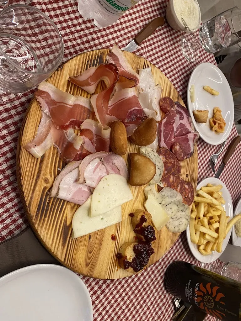 Laura Mazzei_La Tana del Lupo_San Severino Lucano_review