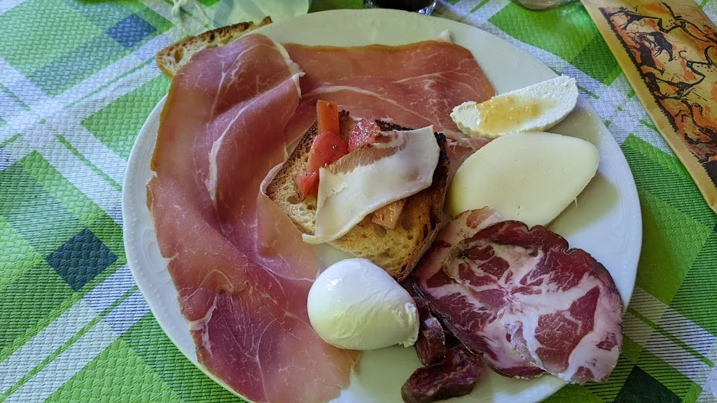 La Costara, Il Rifugio Dei Carbonai_Sasso di Castalda_slider_image_3