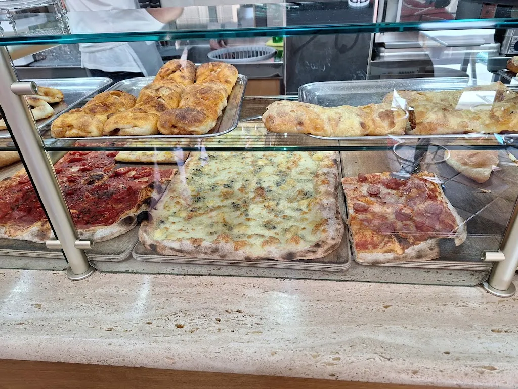 Pizza & Spizzico_Senise_slider_image_3