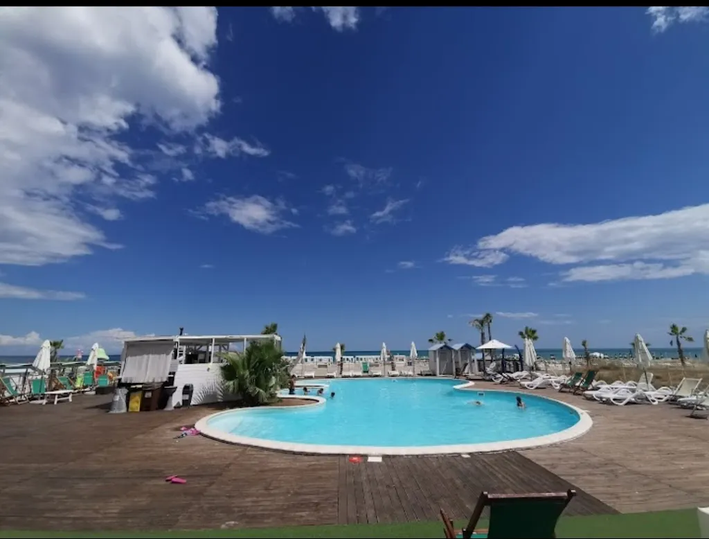 Shamsur Rehman_Sabbia D'oro Beach club_ Basilicata_Scanzano Jonico_review