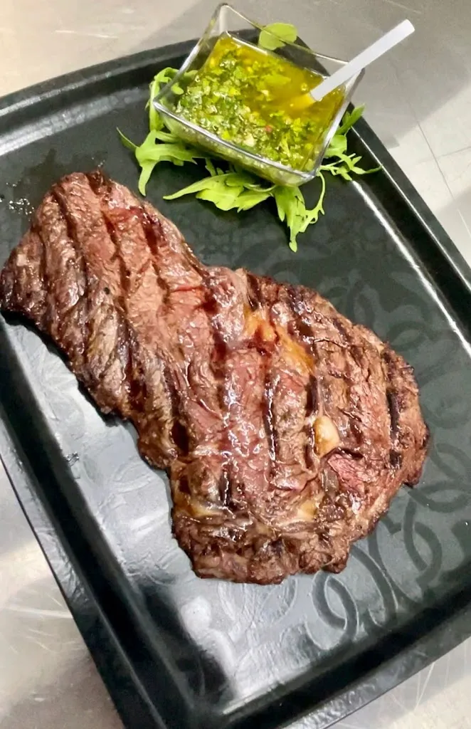 Claudia Montemurro_Black & White_Tolve_review