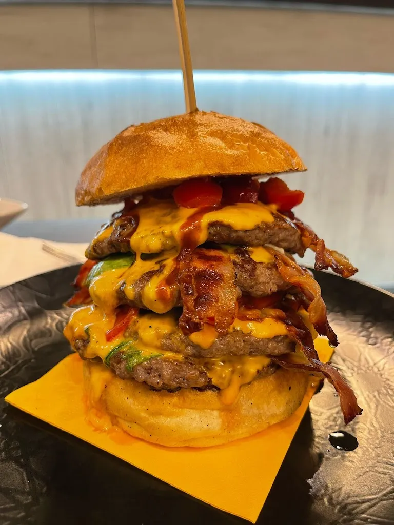 Black & White_Tolve_slider_image_2