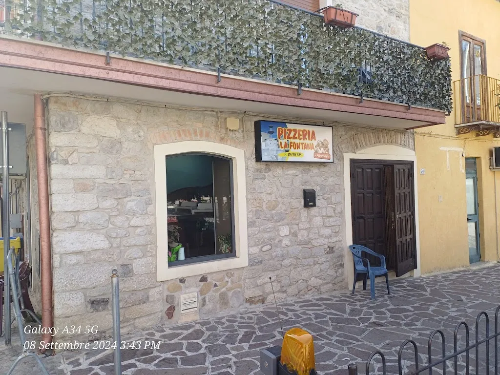 Pizzeria La Fontana restaurant in Tolve