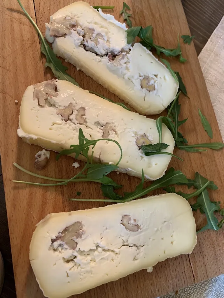 Lindsey Hook_LA FONTANA DEL BORGO_Valsinni_review