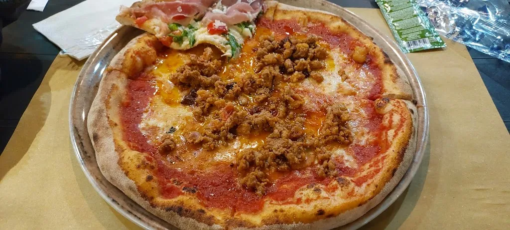 Leonardo Rodi e Kos_Chiosco “ Non solo Bar ” di Francesco Spagnuolo_Trecchina_review