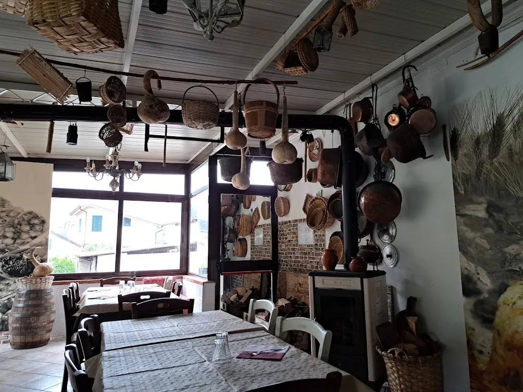 Kira Browne_La Casereccia Bar Ristorante Pizzeria_Trecchina_review