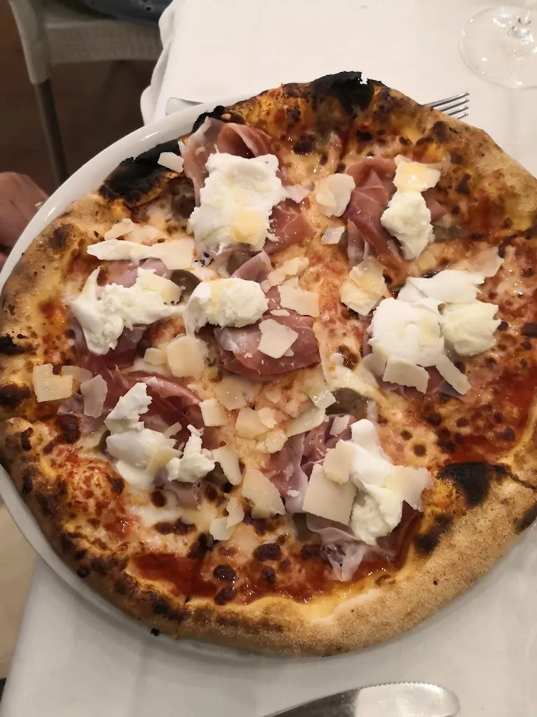 Sergio Giobbe_Villa del Sorriso Ristorante Pizzeria_Venosa_review