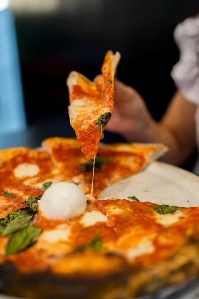 Pizza J restaurant in Viggiano