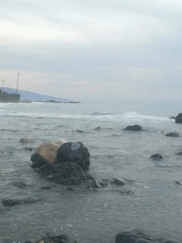 Marco Avolio_Chiosco 3000_Acquappesa_review