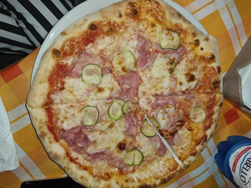 Provinciale 57 restaurant in Africo Nuovo