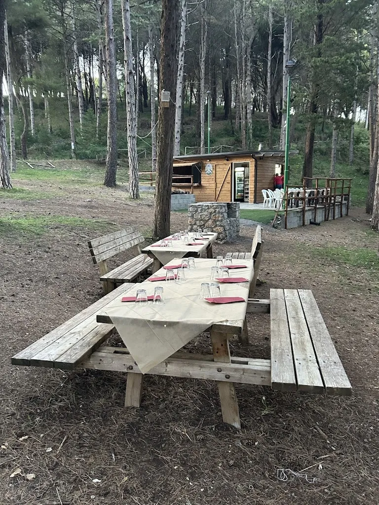 Arrusti & Mangia Camping restaurant in Aieta