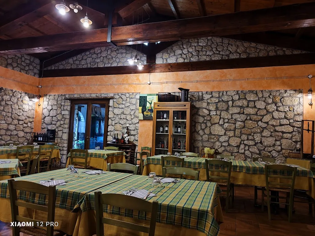 Al Giumani restaurant in Agnana Calabra