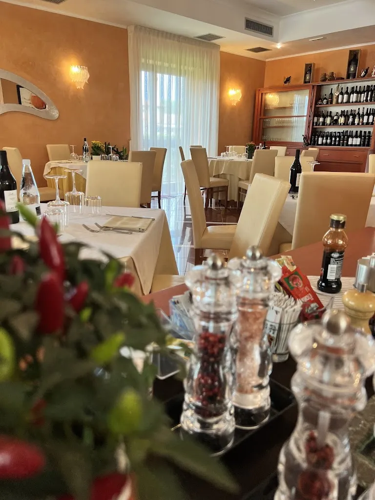 Ristorante Opera restaurant in Acconia