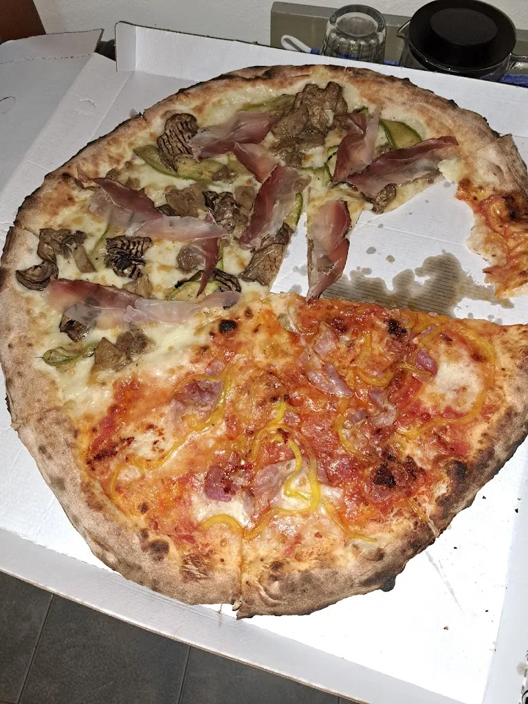 lucky store_EAT CUBE_Acconia_review