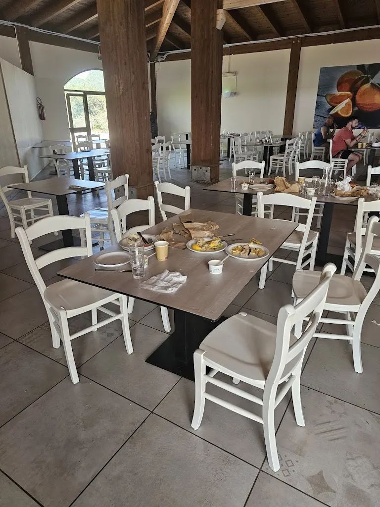 Filippo Ravazzani_Ristorante e bar del Garden Hotel Beach_Acconia_review