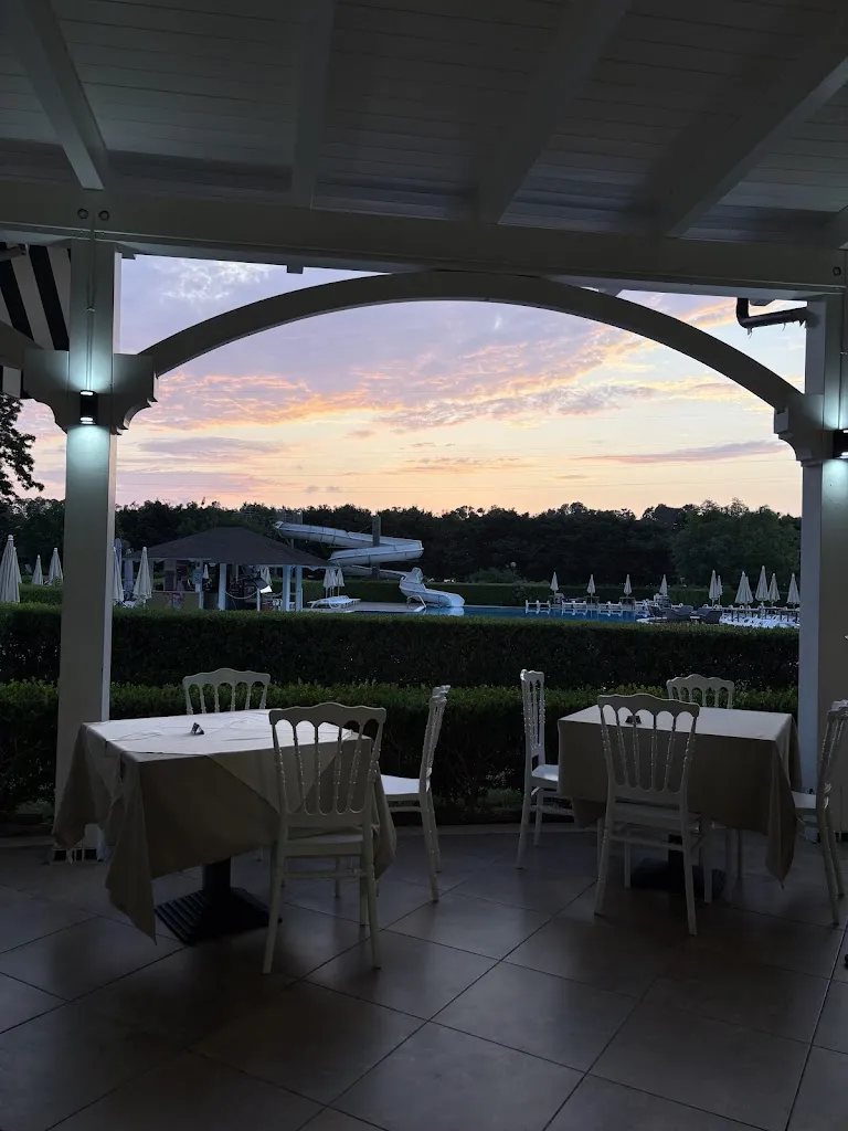 La Perla Ristorante & Piscina_Acconia_slider_image_3