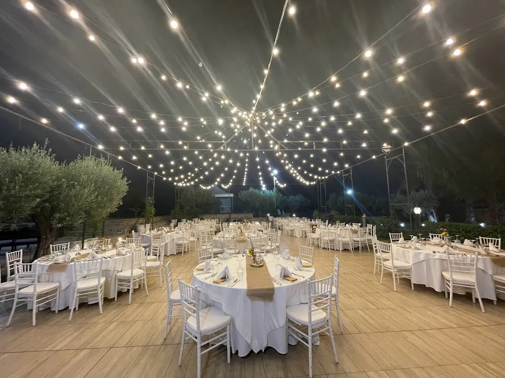 Agriturismo Masseria I Risi restaurant in Acconia