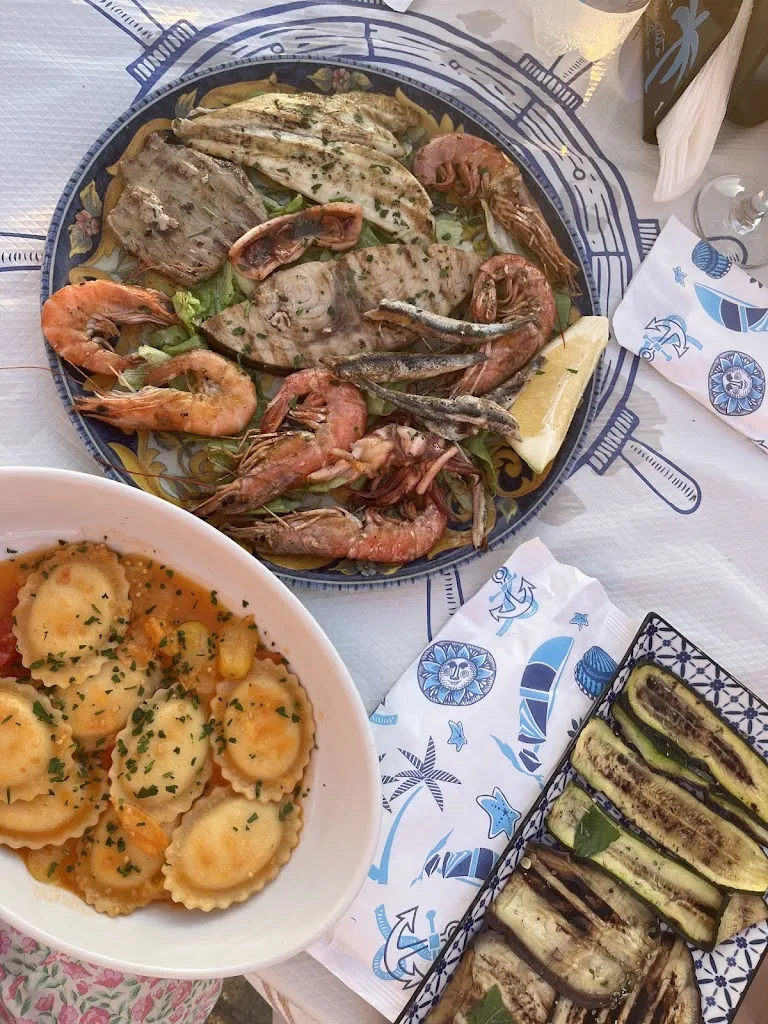 Ella Mousley_Lido Chiringuito 