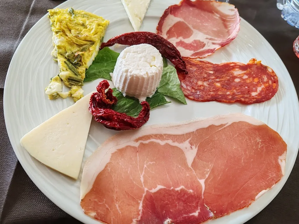 Trattoria Zio Pierino_Altomonte_slider_image_2